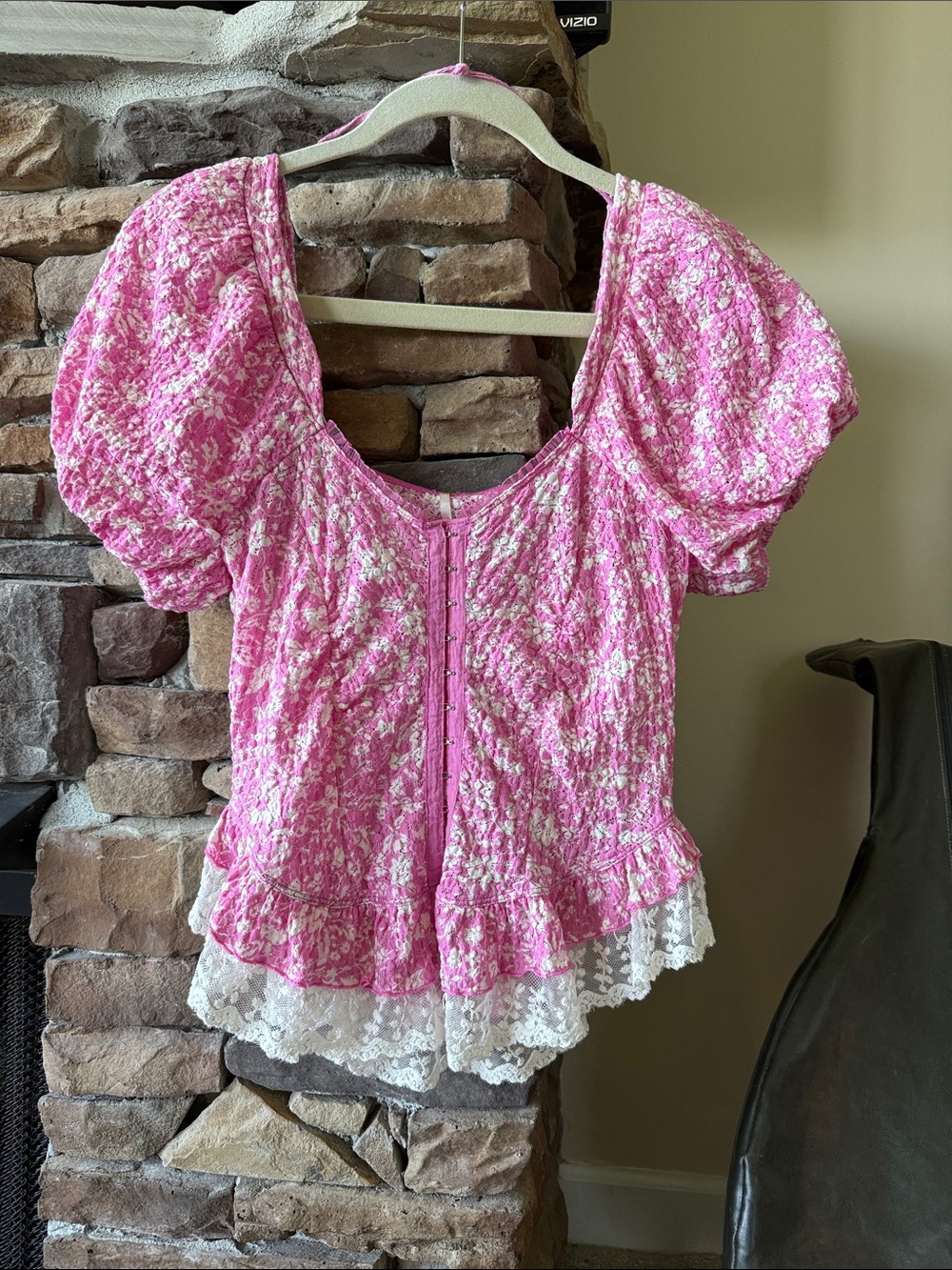 OTTO Pink Puff-Sleeve Floral Lace-Hem Blouse